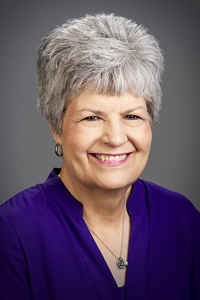 Headshot - Vicki Hamblen